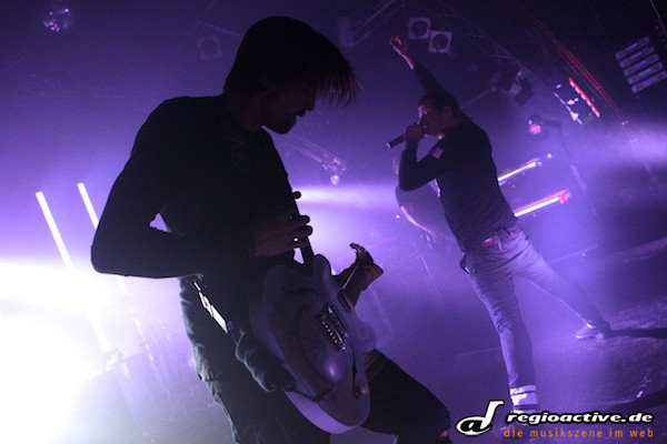 Angels & Airwaves (live in Hamburg, 2012): Nach dem großen Erfolg des aktuellen Albums "Love: Part Two" ließen sich die Rocker um Blink-182-Sänger Tom DeLonge nicht lange bitten und spielten im April vier Shows auf deutschen Bühnen.