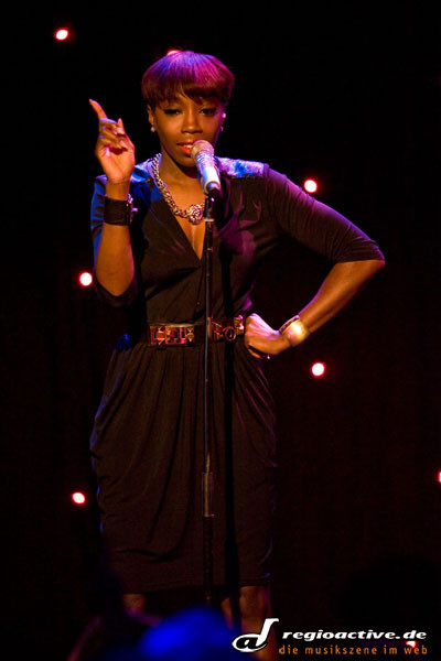 Estelle ( live in Köln, 2012 )
